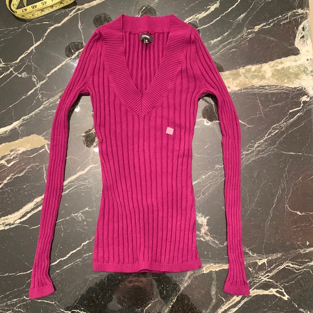 NWOT Express V Neck Plum Colored Top Size Extra Small